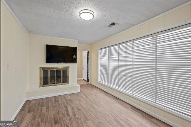 Building Photo - 1201 Shoreham Dr