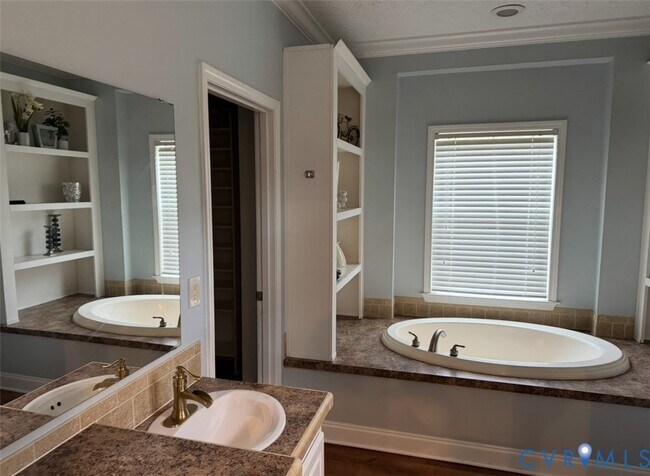 Building Photo - 12232 Cedar Ln