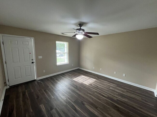 Building Photo - 60 Mineola Ave