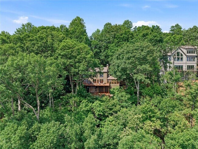 Building Photo - 424 S Sanderlin Mtn Dr