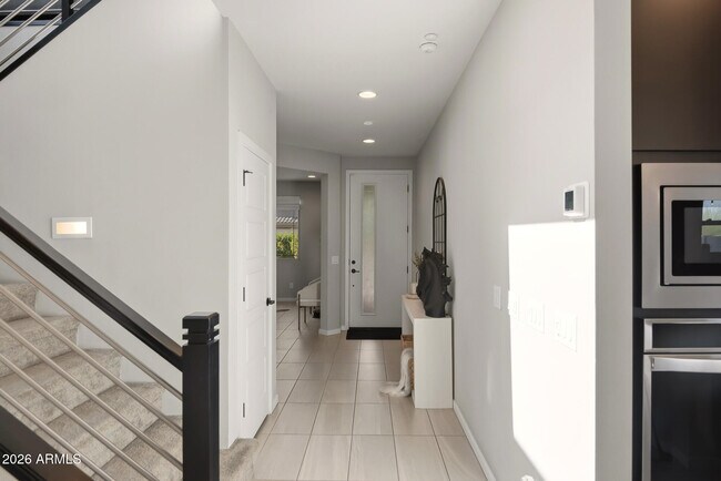 Building Photo - 9022 W San Miguel Ave