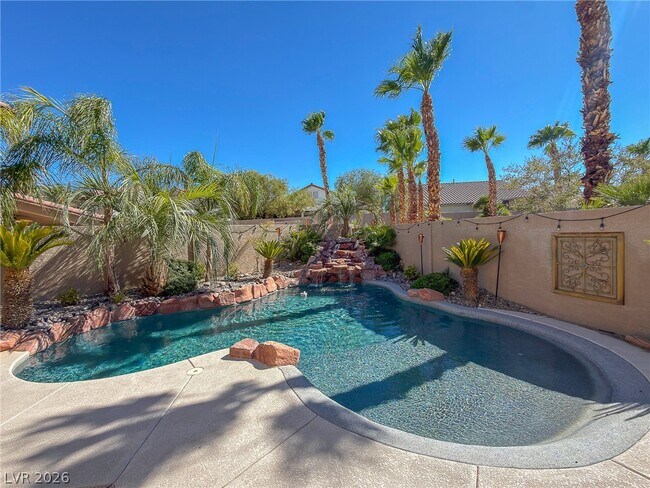 Building Photo - 3025 Scenic Valley Way
