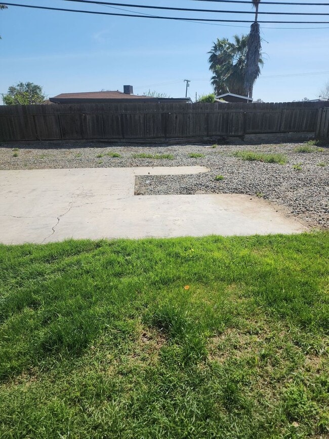 Building Photo - Single-family home with flexible leases - Renovated property - Pet-friendly - Coming soon!