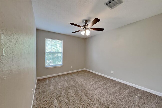 Building Photo - 6910 Springcrest Ct