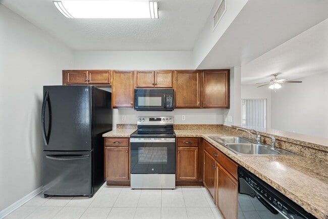Building Photo - 9516 Amberdale Ct