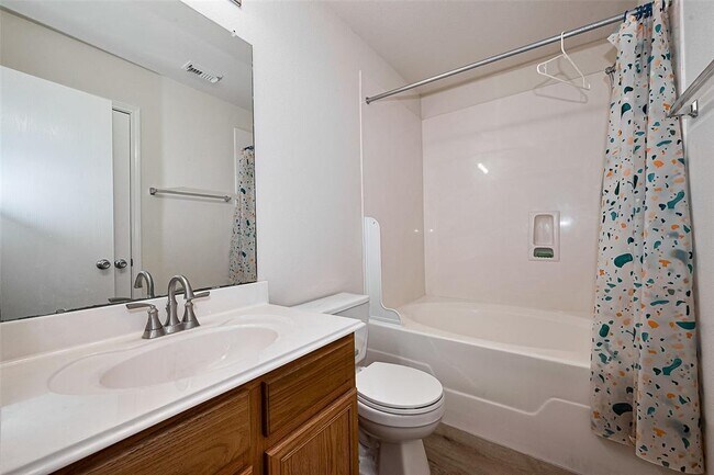 Building Photo - 8435 Westknoll Ln