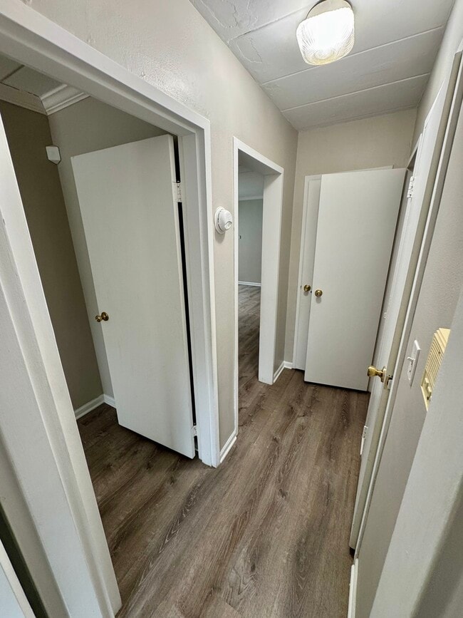 Building Photo - 1314 Central St