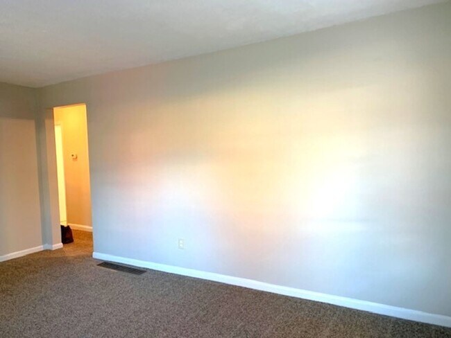 Building Photo - 50% OFF UNTIL 2026!  APPLICATION FEE ONLY ...