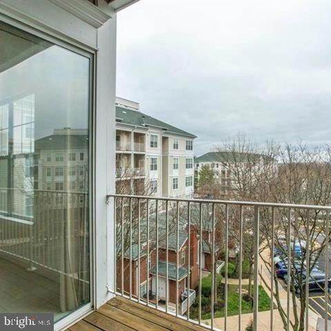 Building Photo - 1625 International Dr