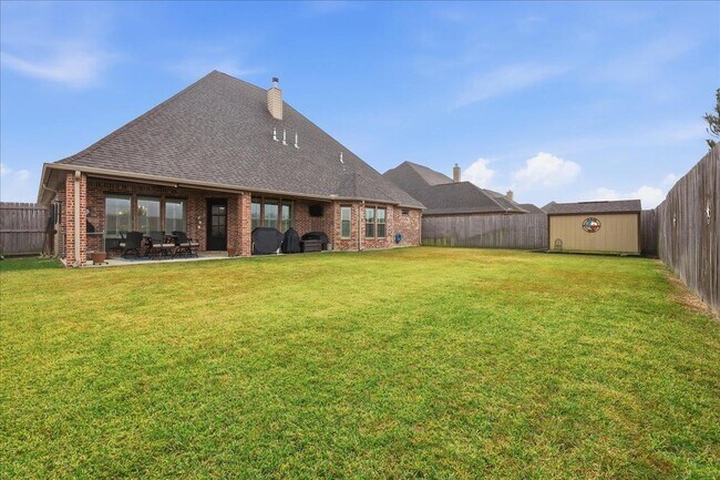 Building Photo - 302 Spring Brook Ct