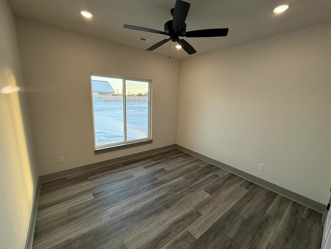 Building Photo - 5534 42nd St