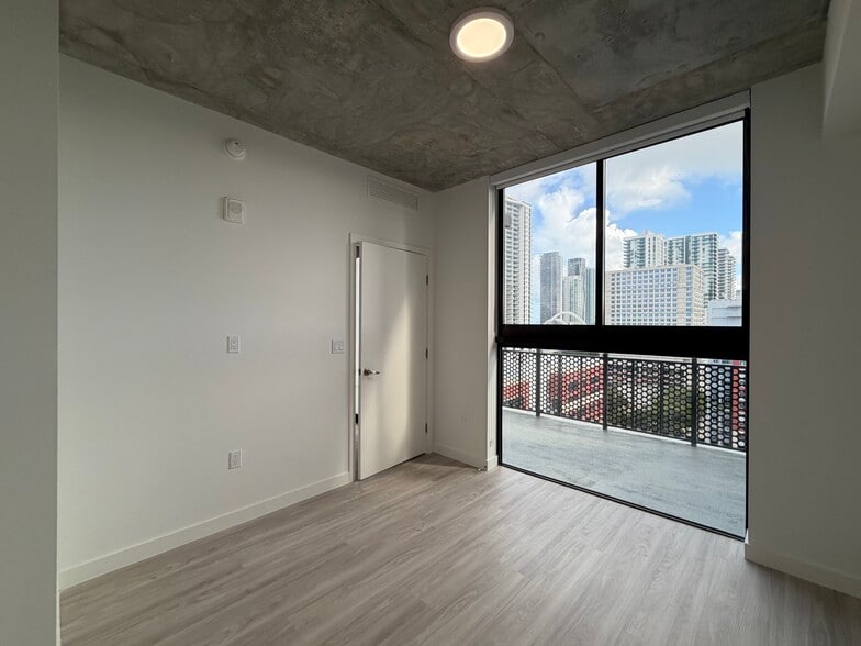 Building Photo - 1635 NE Miami Ct