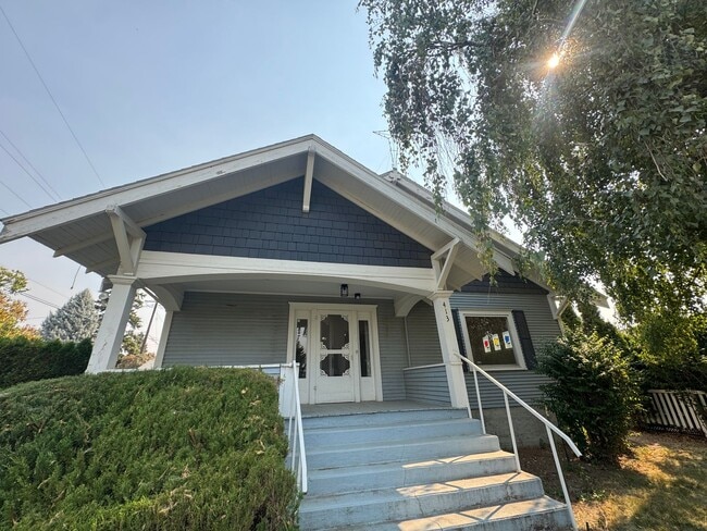 Building Photo - Non-Refundable & Security Deposit Total: $...