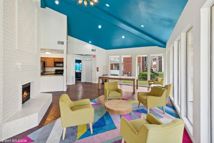 Primary Photo - The Nova Apartments
