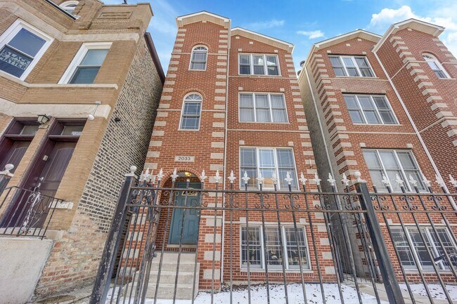 Building Photo - 2033 West Huron-G