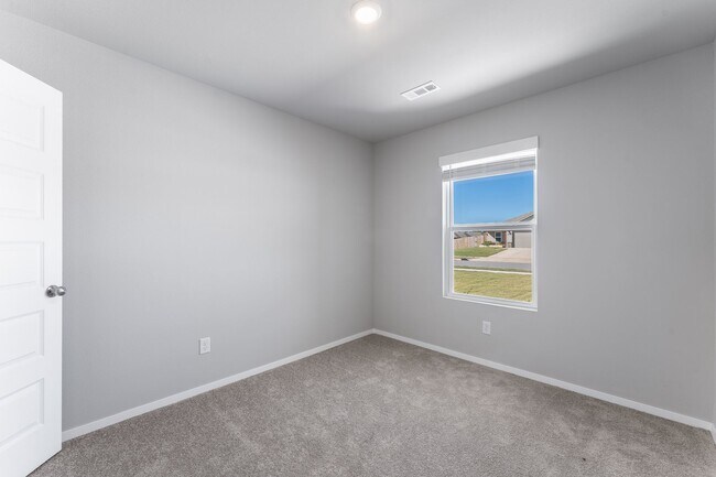 Building Photo - Welcome to your dream home *MOVE IN SPECIAL!*