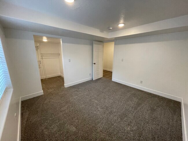 Building Photo - Mapleton Home