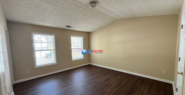 Building Photo - 3-bedroom house in Lawrenceville