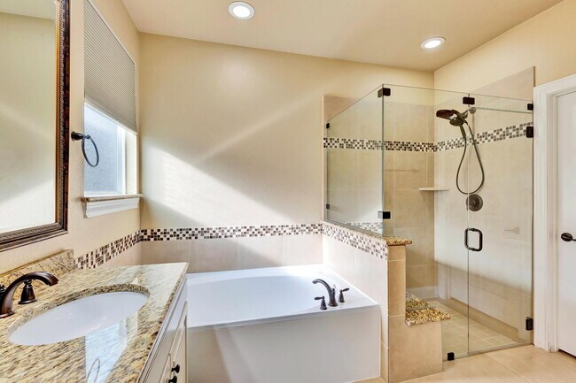 Building Photo - 12024 Versante Cir