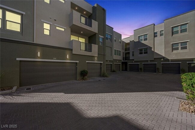 Building Photo - 11236 Rainbow Peak Ave