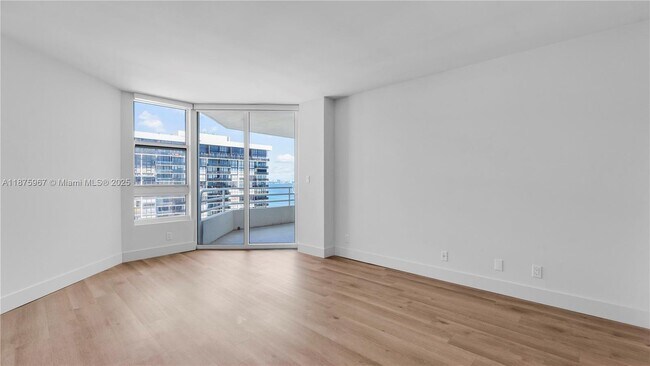 Building Photo - 555 NE 34th St