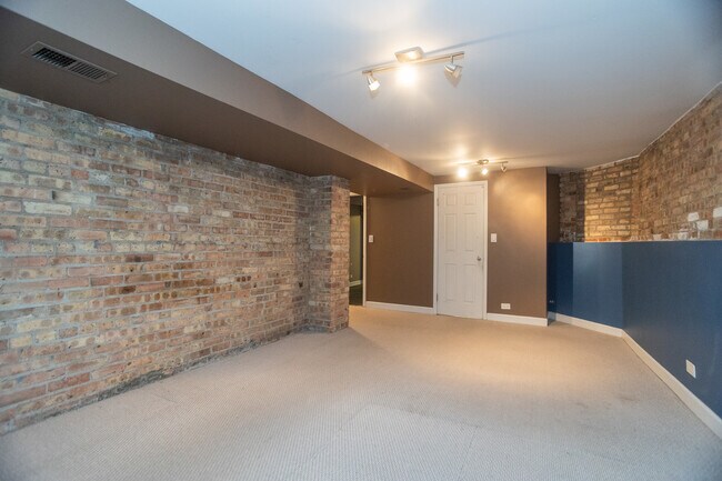 Building Photo - 3806 N Fremont St