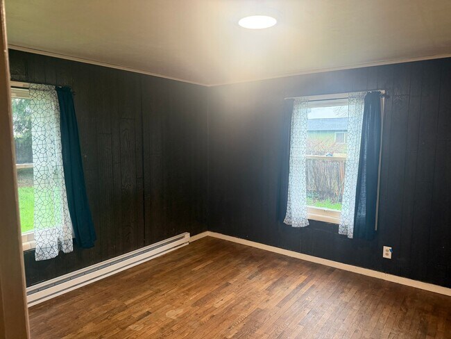 Building Photo - House for Rent!