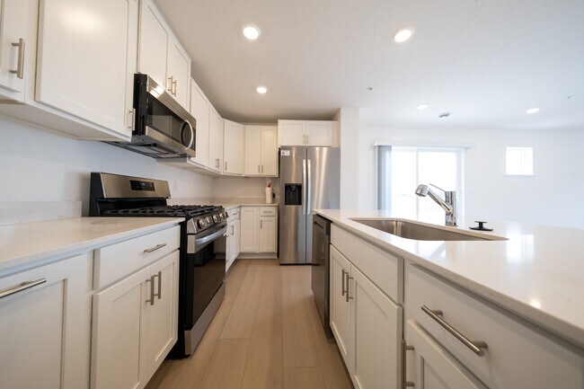 Building Photo - 15142 Archdale Ln