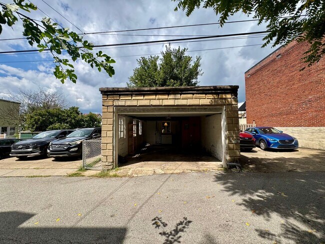 Building Photo - 419 Taylor St