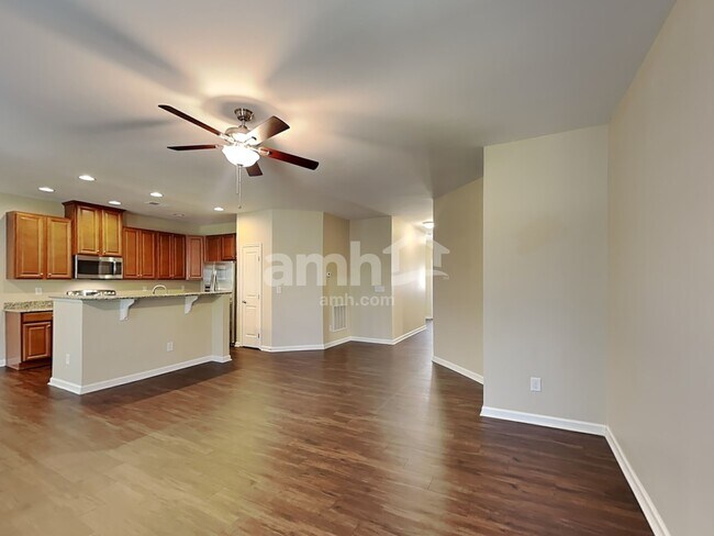 Building Photo - 3008 Fallondale Rd