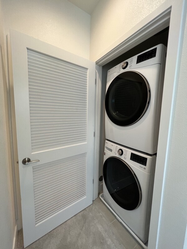 Building Photo - 426 Semillon Ln