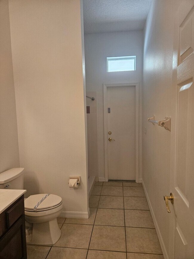 Building Photo - 4 BEDROOM 3 FULL BATH HOME WITH A SCREENED IN POOL IN THE BEAUTIFUL PALM COAST