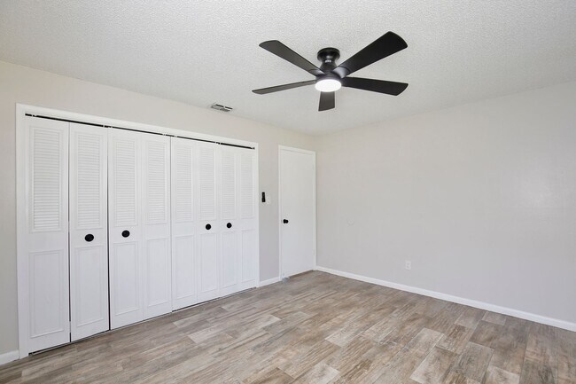 Building Photo - Scenic 2 bedrooms, 1 Bath Retreat in Apopka– Move-In Ready Rental