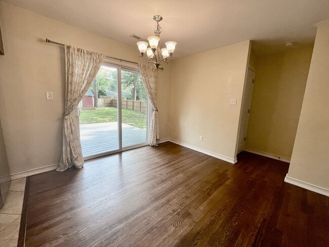 Building Photo - Ready 07-13-26! 4/2 Ranch Home On Corner Lot! Pet-Friendly & All Appliances Convey!