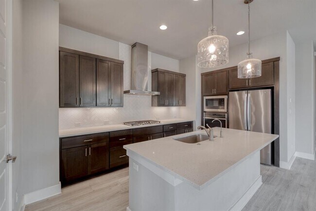 Building Photo - 4600 Post Ln