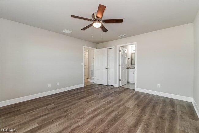 Building Photo - 2212 NE 7th Ave