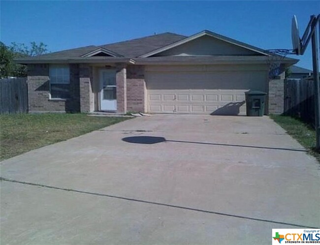 Building Photo - 1206 Fox Creek Dr
