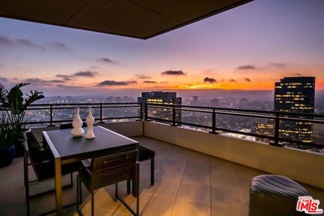 Building Photo - 1 W Century Dr