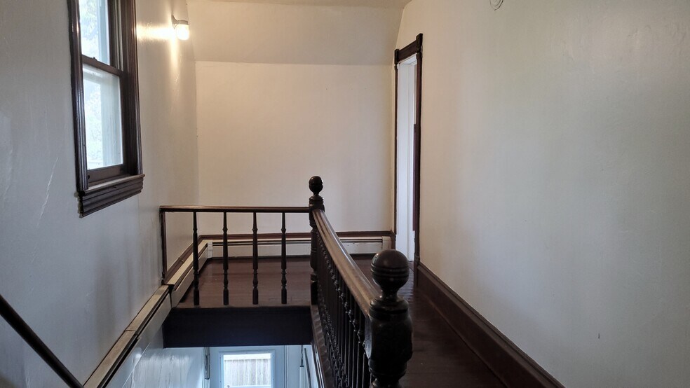 Building Photo - 1050 Curtis St