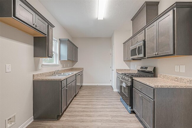 Building Photo - 4813 Palisade Dr