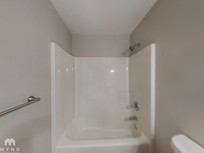 Building Photo - 4963 McKinley Dr