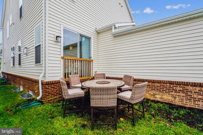 Building Photo - 42023 Spring Air Dr