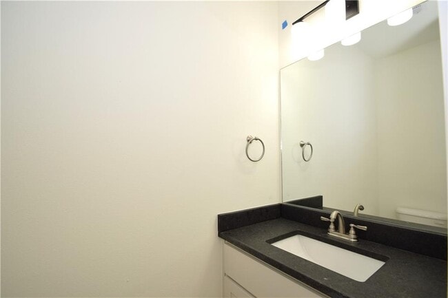 Building Photo - 421 Azurite Rd