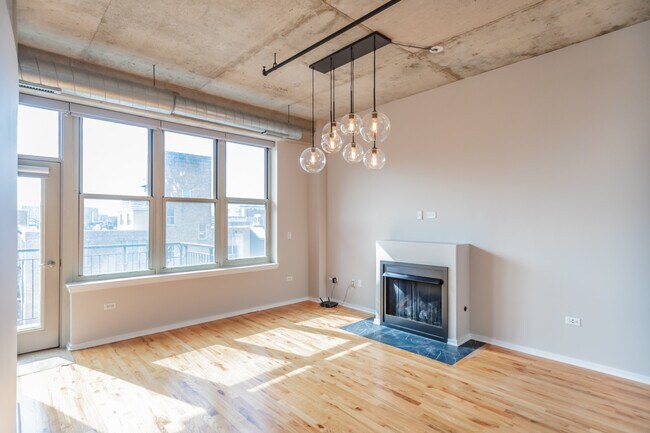 Building Photo - 6 S Laflin St