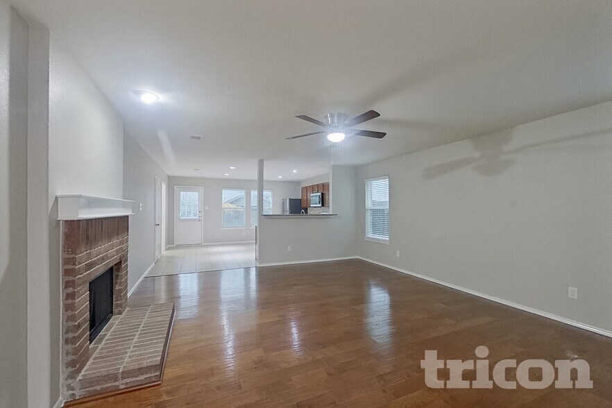 Building Photo - 429 Sandy Creek Dr