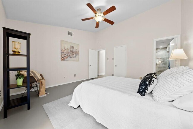 Building Photo - 1702 Coturnix Dr