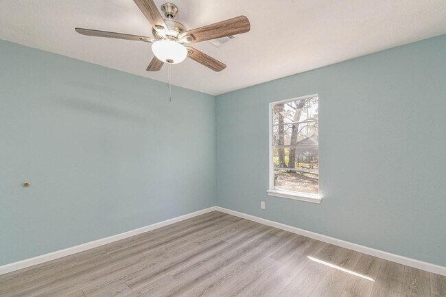 Building Photo - 3735 Woodpeckers Grove