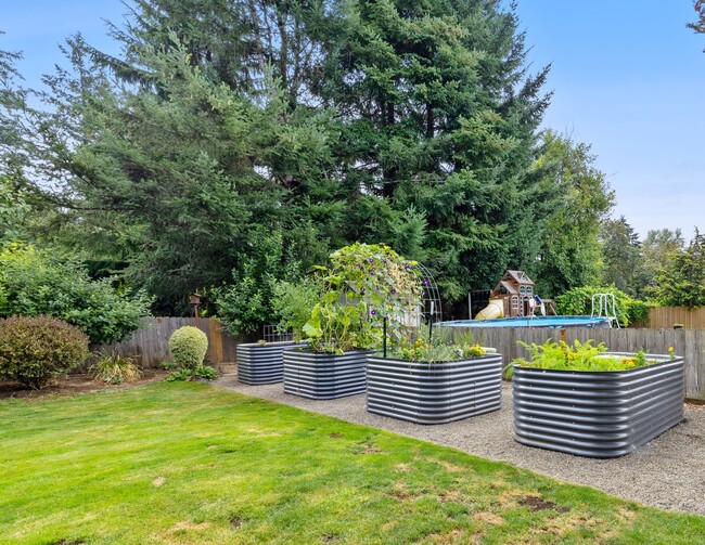 Building Photo - Desirable Oregon City / Luxury Home, High End Amenities, Central Air, Central Vac, Tank-less Hot ...