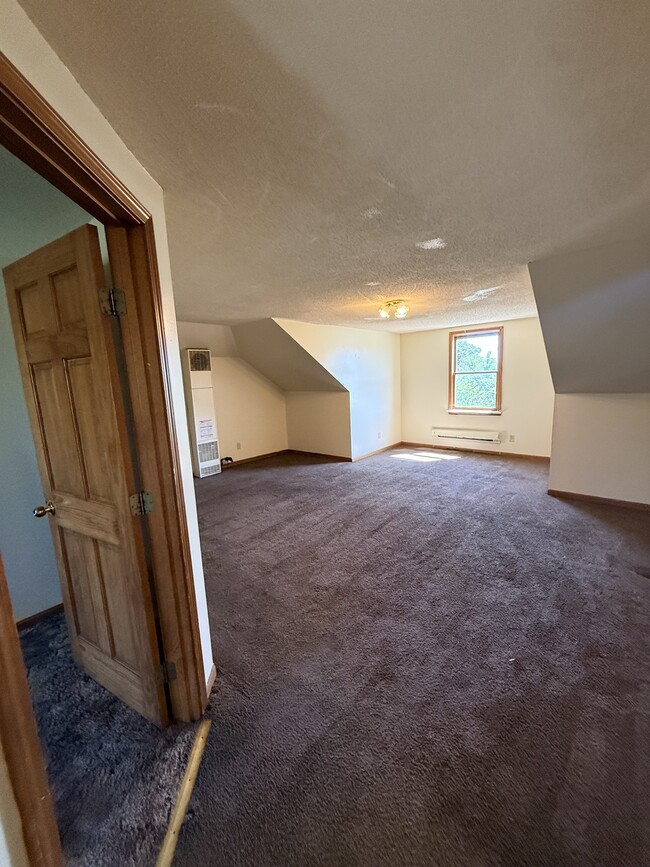 Building Photo - 319 1/2 N McDonel St