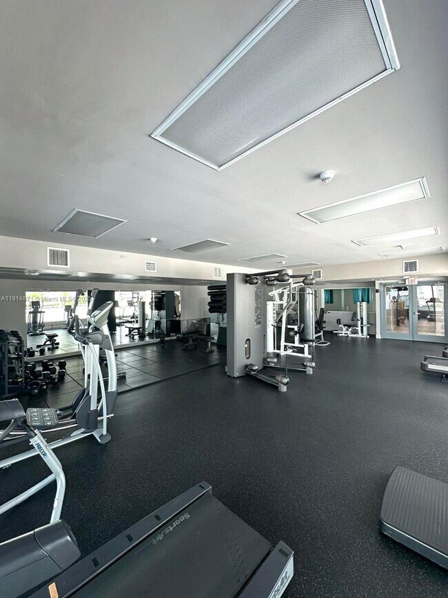 Building Photo - 275 NE 18th St